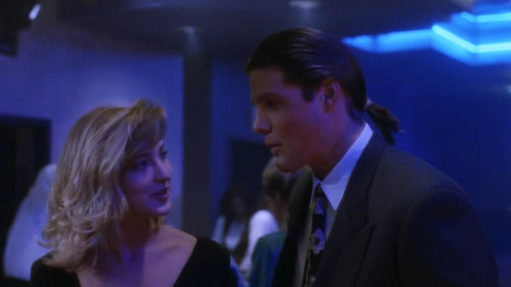 アンダーカバーの画像