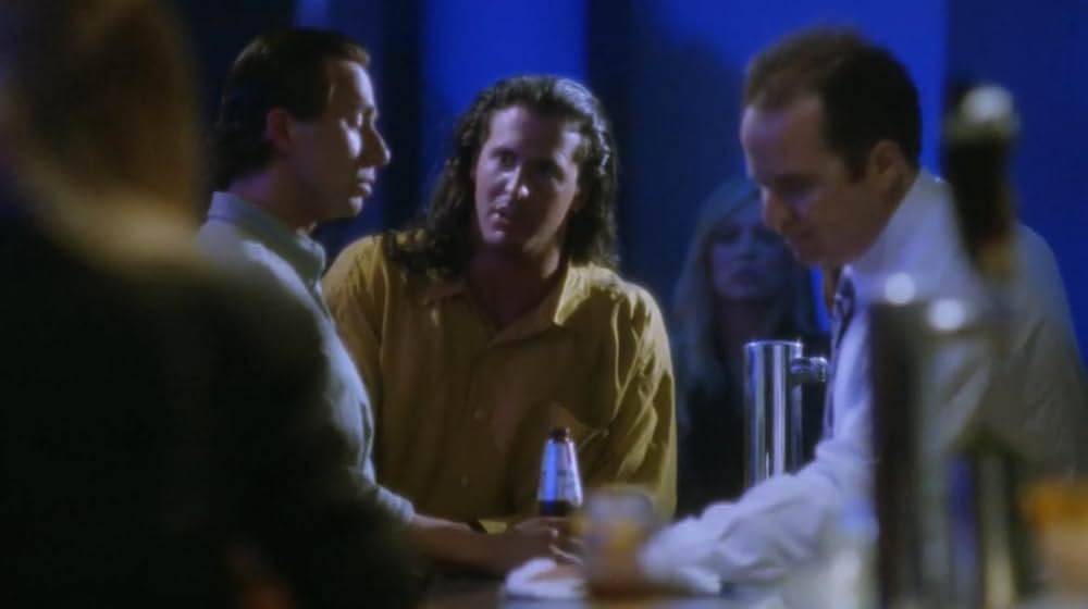 アンダーカバーの画像