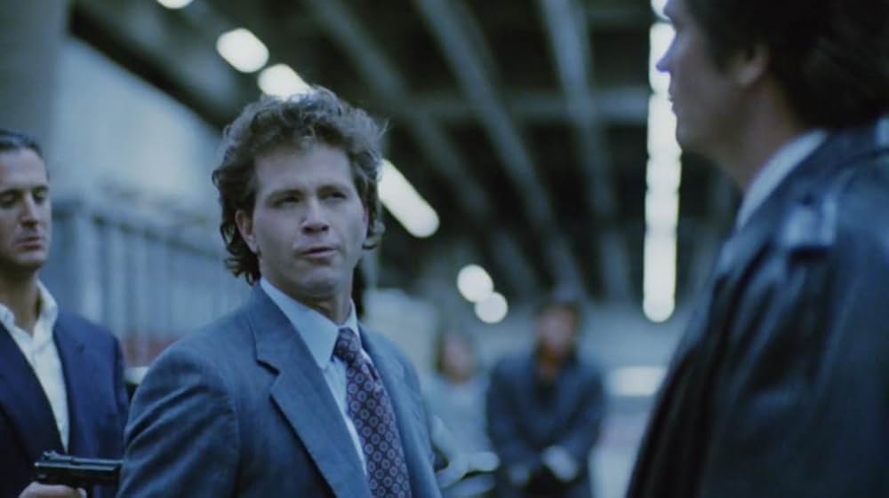 アンダーカバーの画像