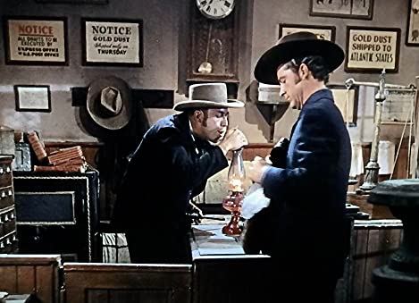 砂漠の流れ者の画像