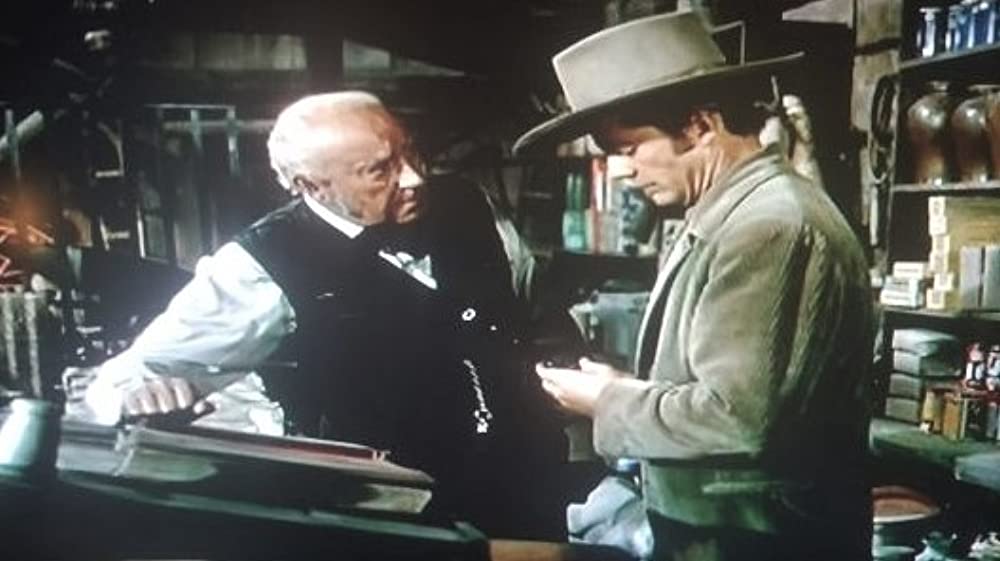 「インディアン渓谷」ダナ・アンドリュース & Halliwell Hobbesの画像