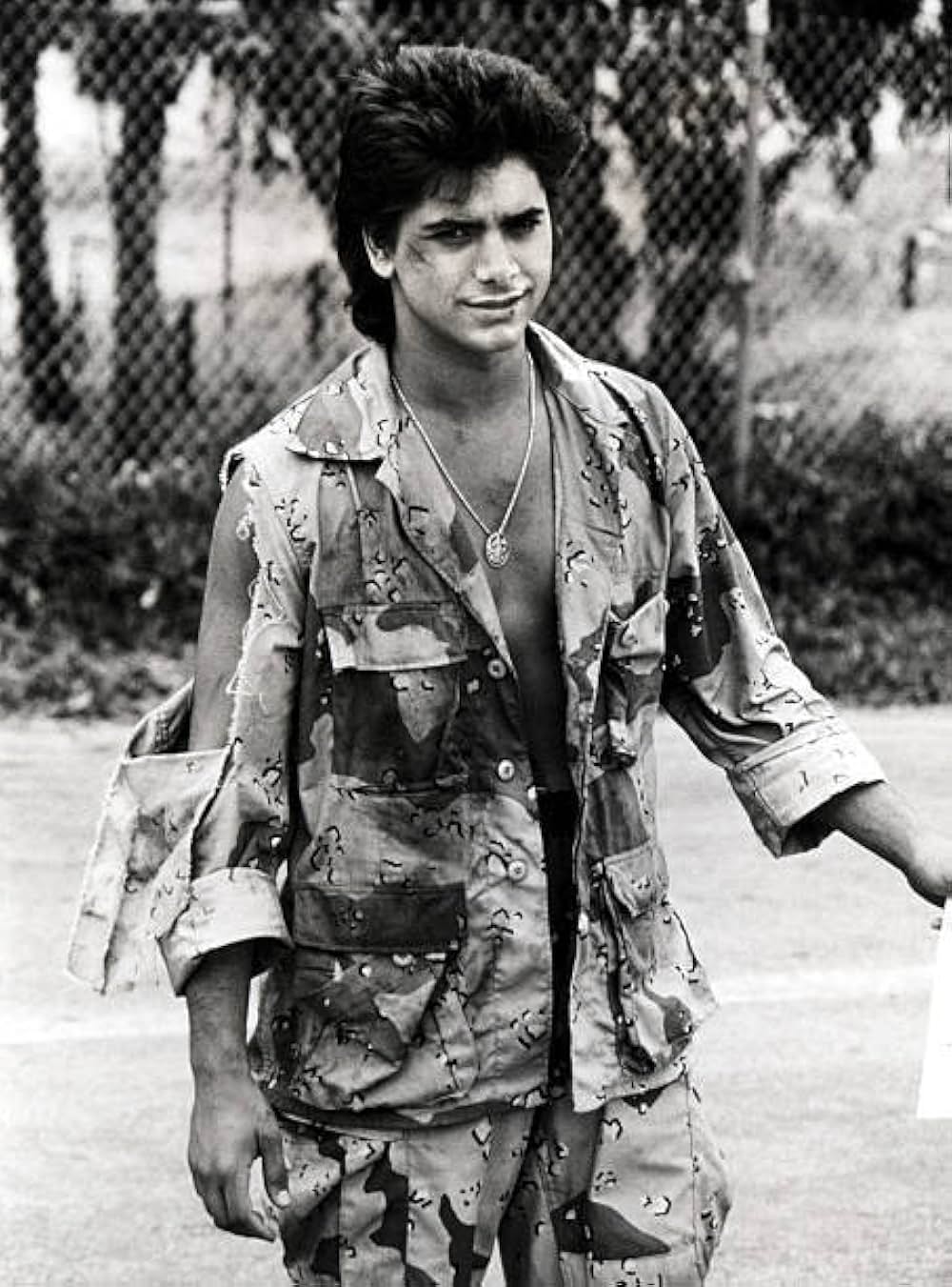 ネバー・トゥー・ヤングの画像