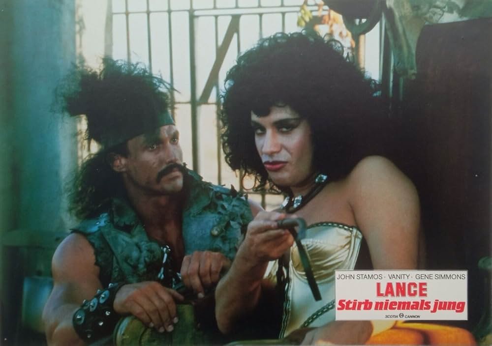 ネバー・トゥー・ヤングの画像