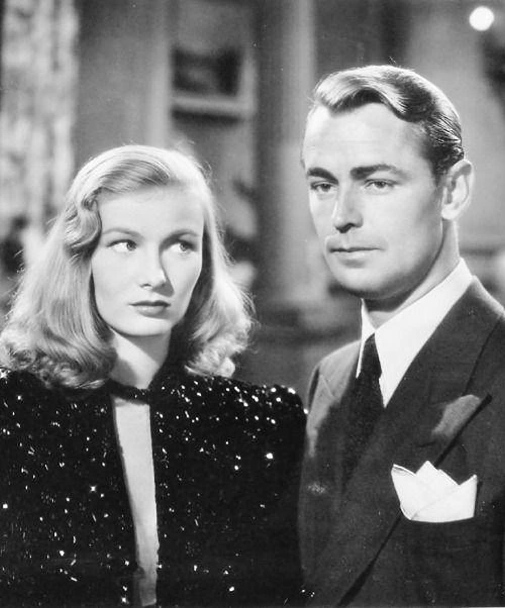 「青い戦慄」アラン・ラッド & ベロニカ・レイクの画像