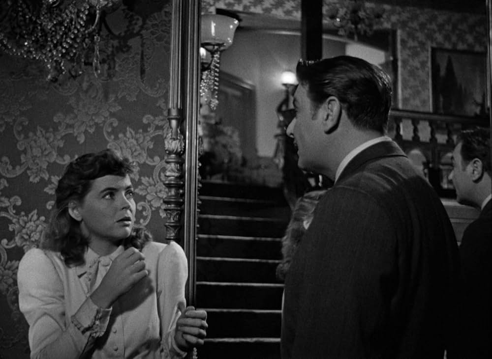 らせん階段の画像