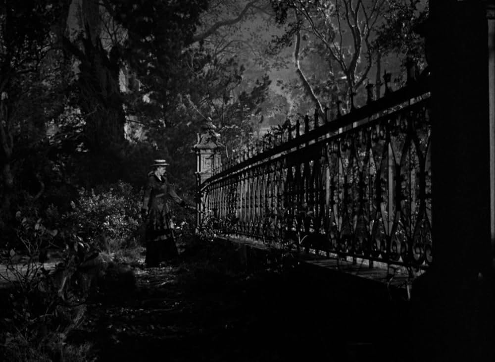 らせん階段の画像