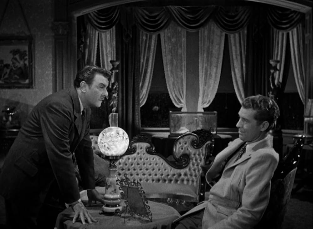 らせん階段の画像