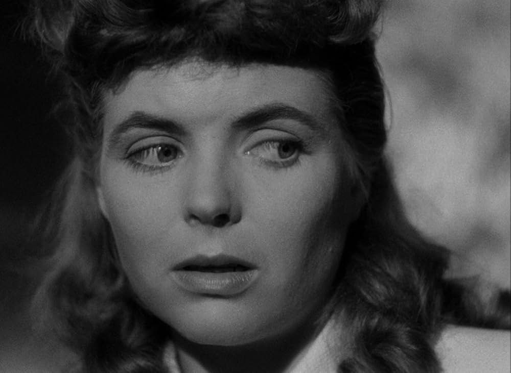 らせん階段の画像