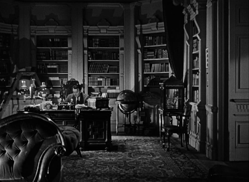 らせん階段の画像