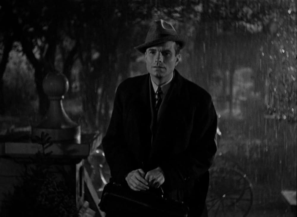 らせん階段の画像