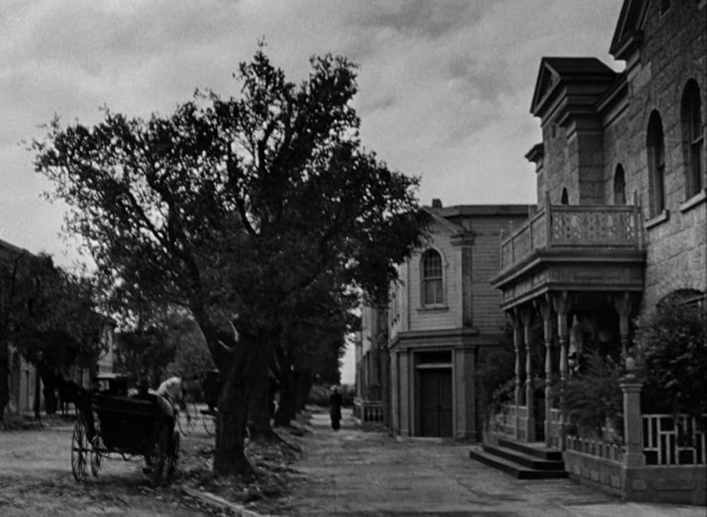 らせん階段の画像