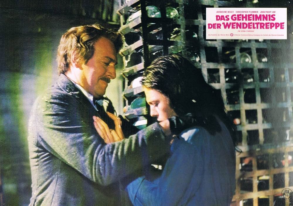 らせん階段の画像