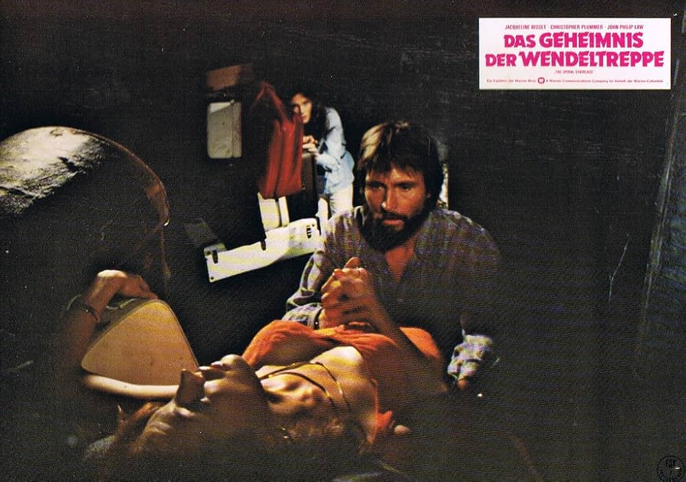 らせん階段の画像