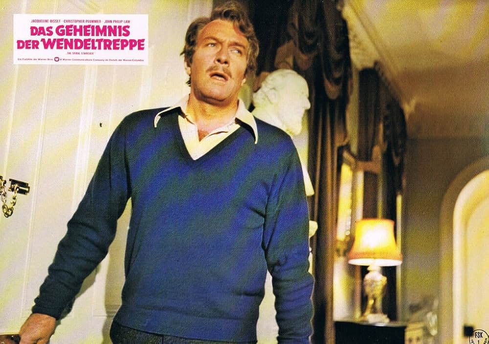 らせん階段の画像