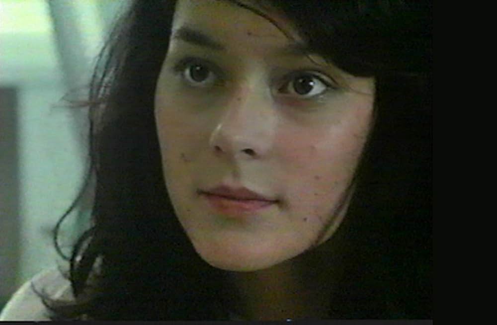 白い記憶の女の画像