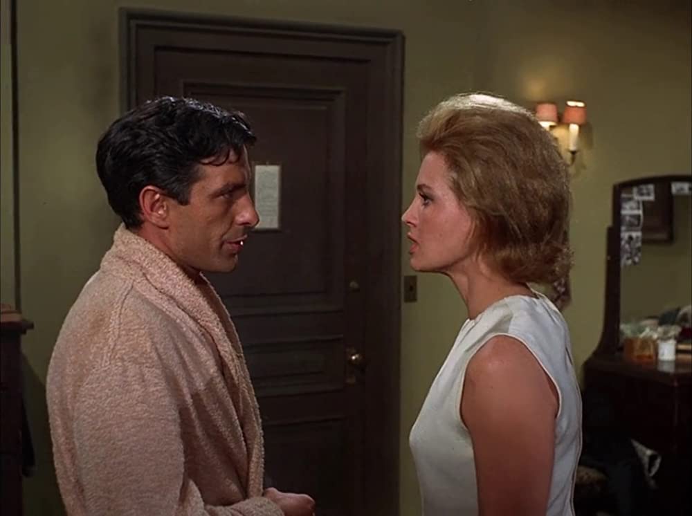 「殺人者たち」ジョン・カサベテス & アンジー・ディキンソンの画像