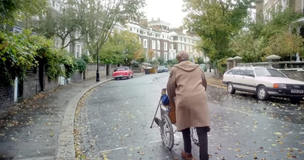 ミス・シェパードをお手本にの画像