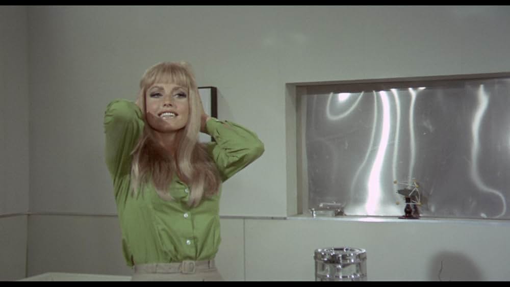 悪魔の血を飲んだ女の画像