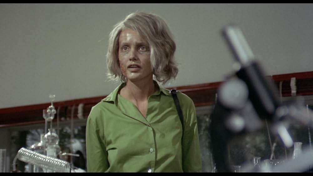 悪魔の血を飲んだ女の画像