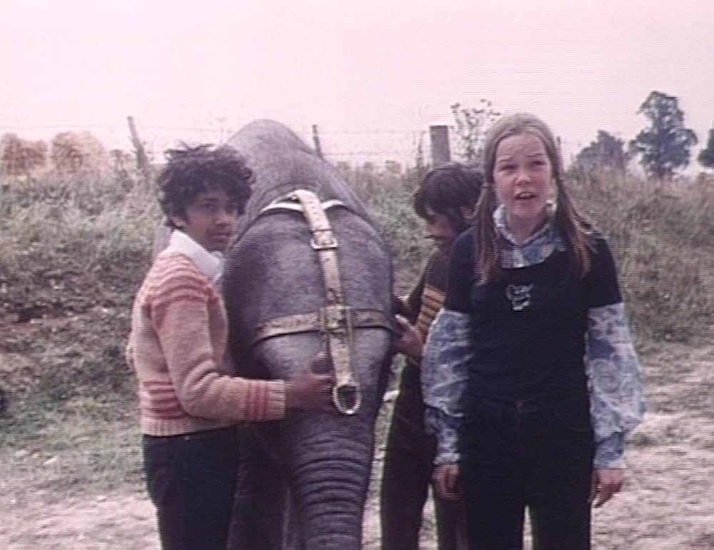 アヌープとチビ象ラニーの画像