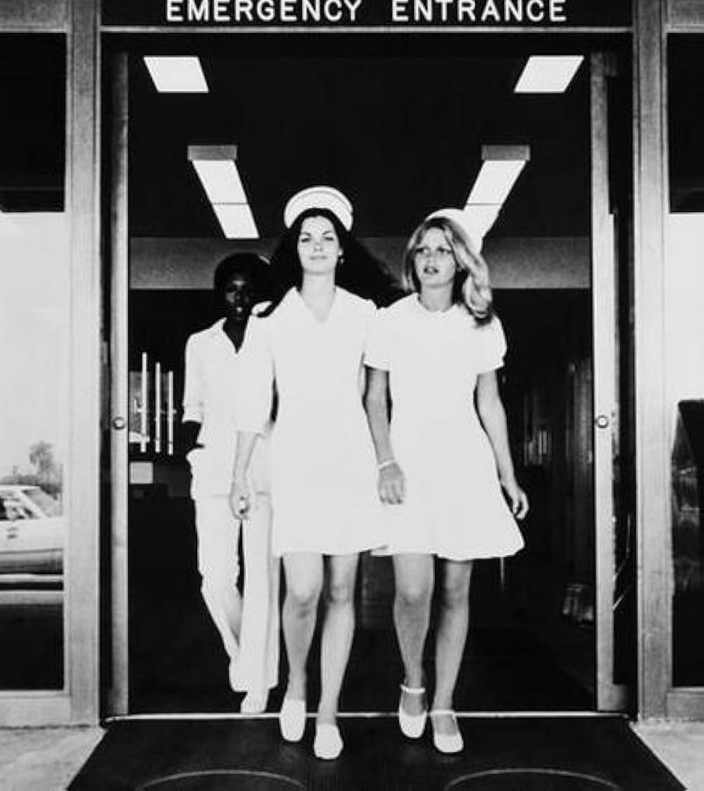 もっとあぶない看護婦の画像