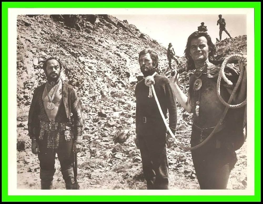 カーク・ダグラスとユル・ブリンナーの 世界の果ての大冒険の画像