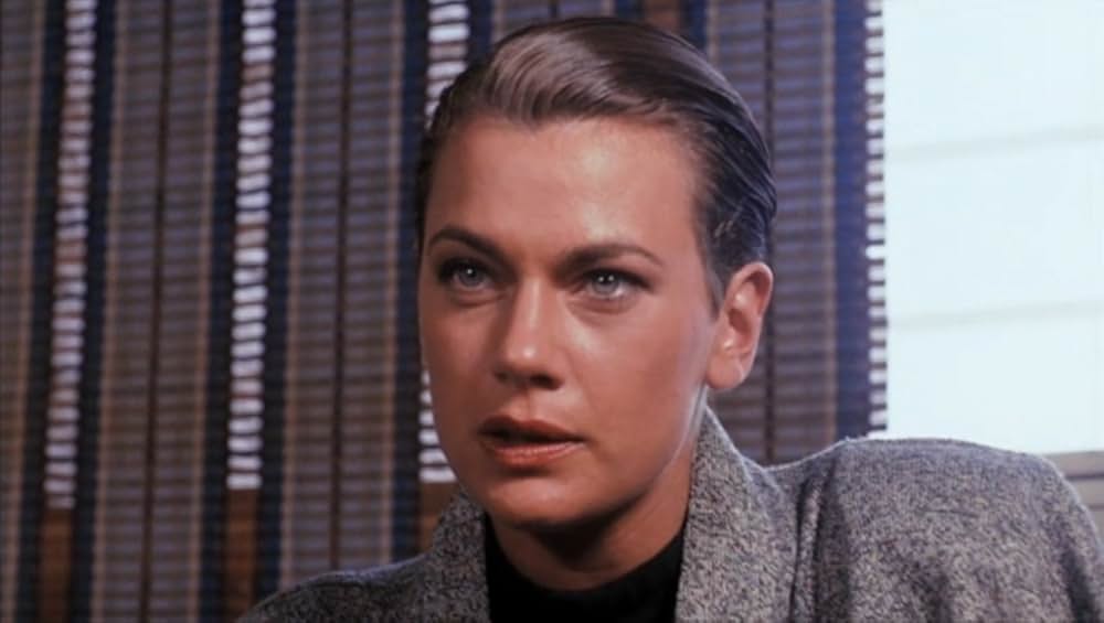 アマゾネス刑事（デカ）／死の標的の画像