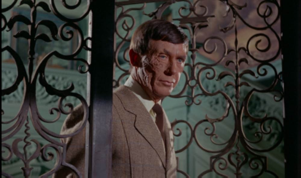 陰謀の屋敷の画像