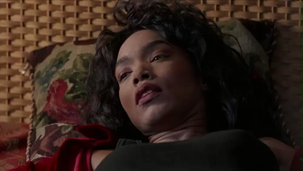 「ヴァンパイア・イン・ブルックリン」アンジェラ・バセットの画像