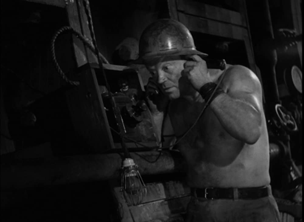 淑女と拳骨の画像