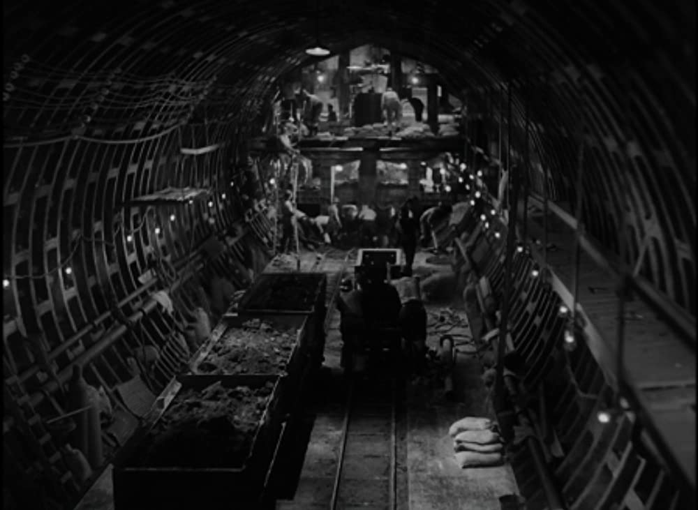 淑女と拳骨の画像