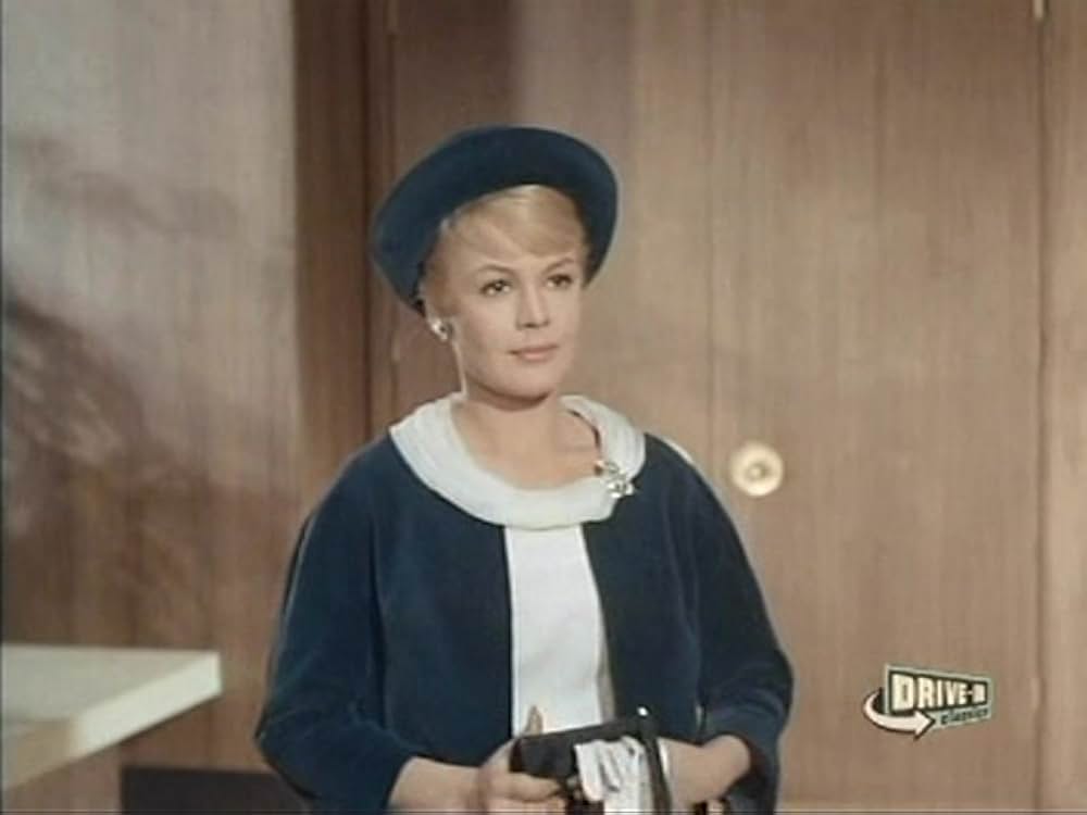 彼女は億万長者の画像