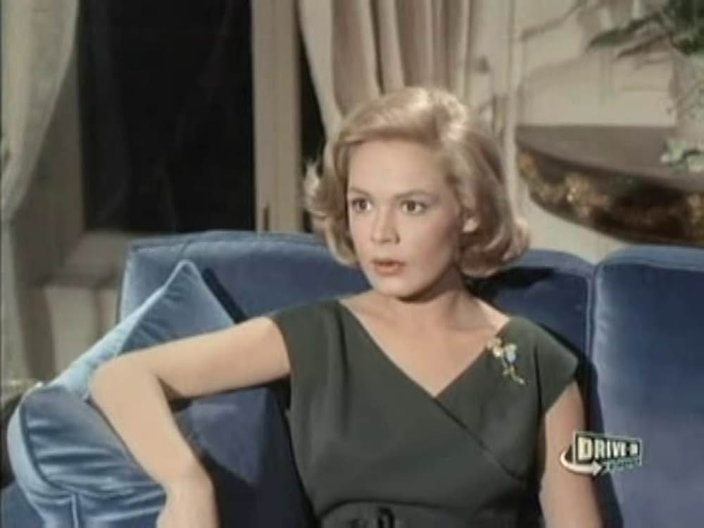 彼女は億万長者の画像