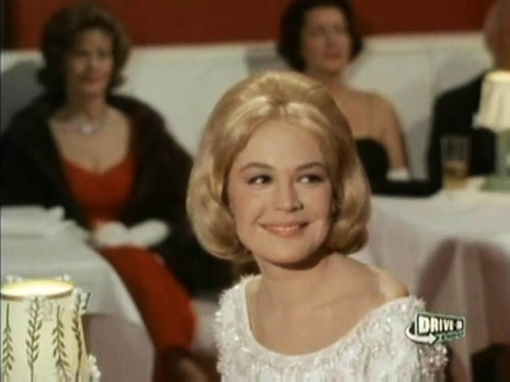 彼女は億万長者の画像