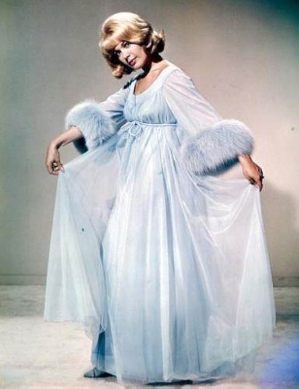 彼女は億万長者の画像