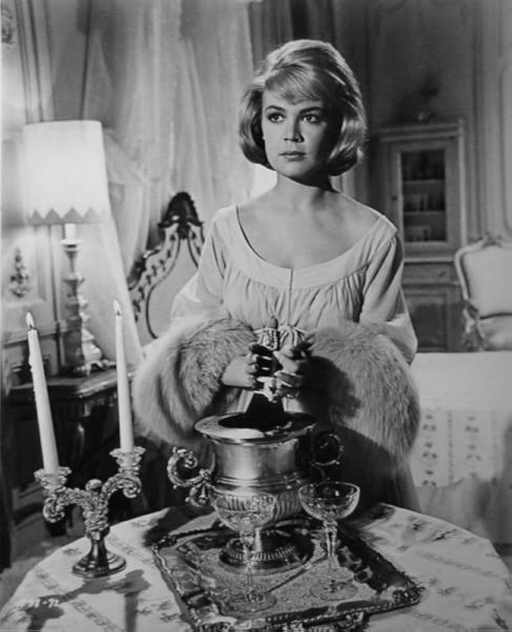 彼女は億万長者の画像