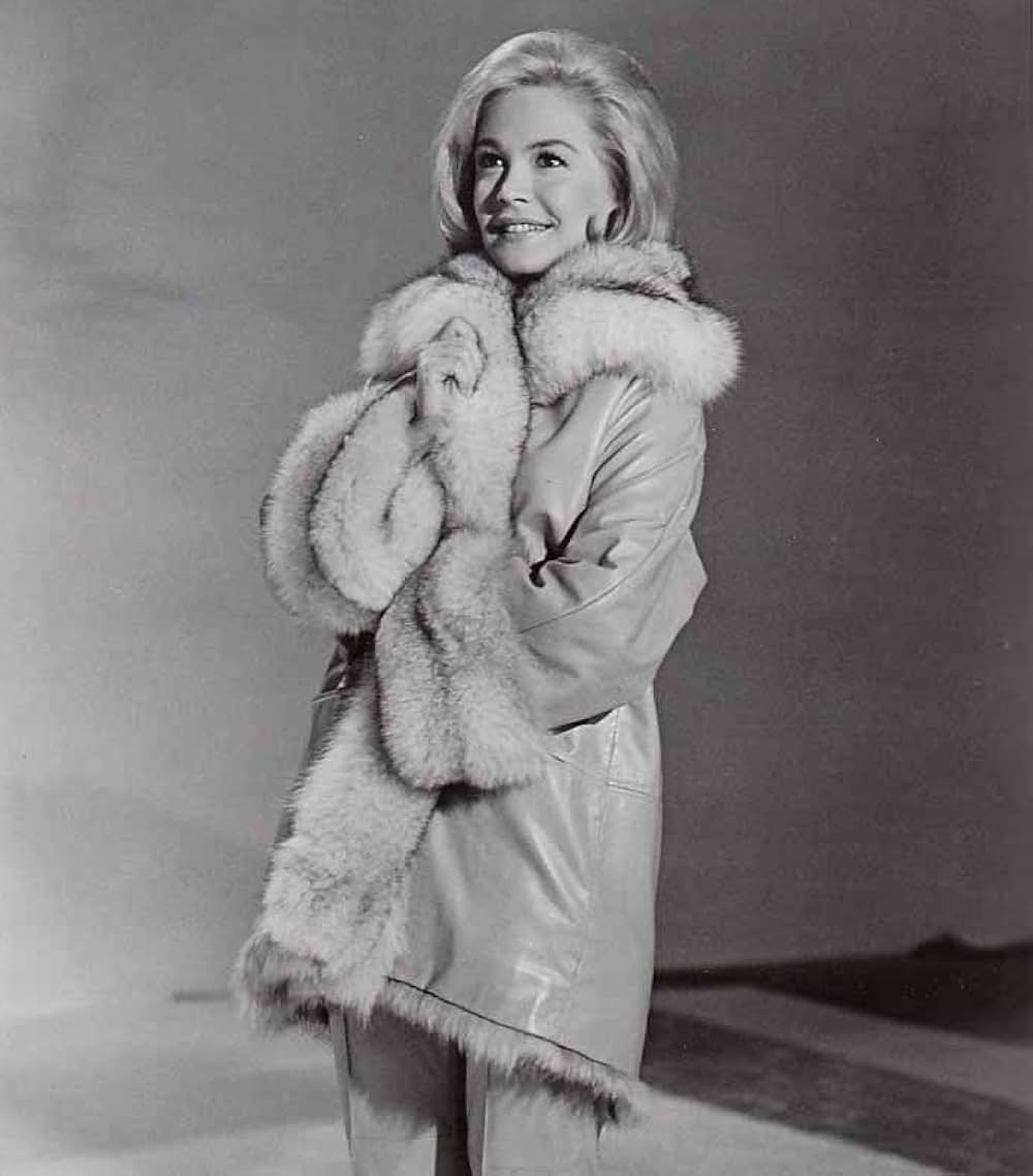 彼女は億万長者の画像