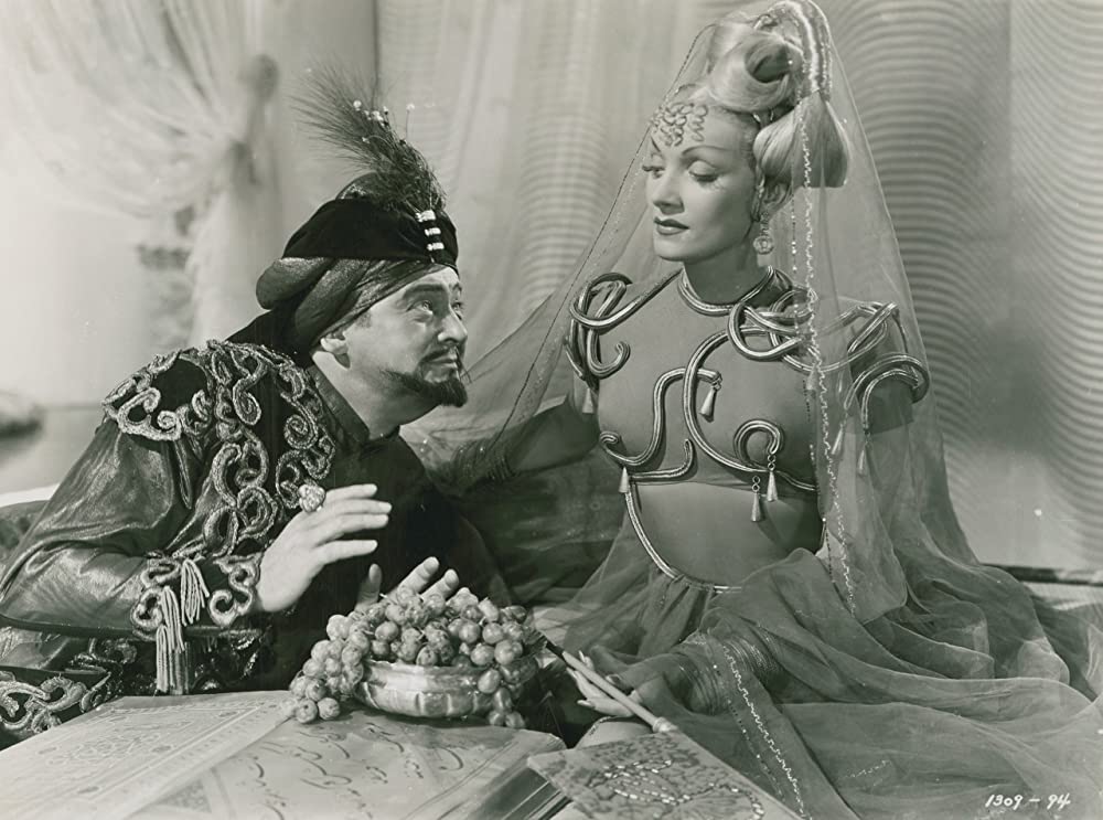 「キスメット」マレーネ・ディートリッヒ & エドワード・アーノルドの画像