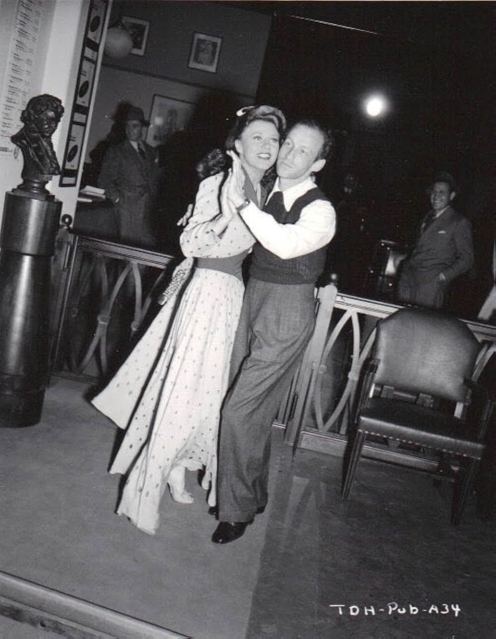 愛の鐘はキッスで鳴ったの画像