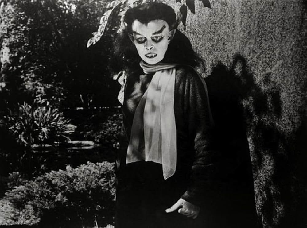 怪人女ドラキュラの画像