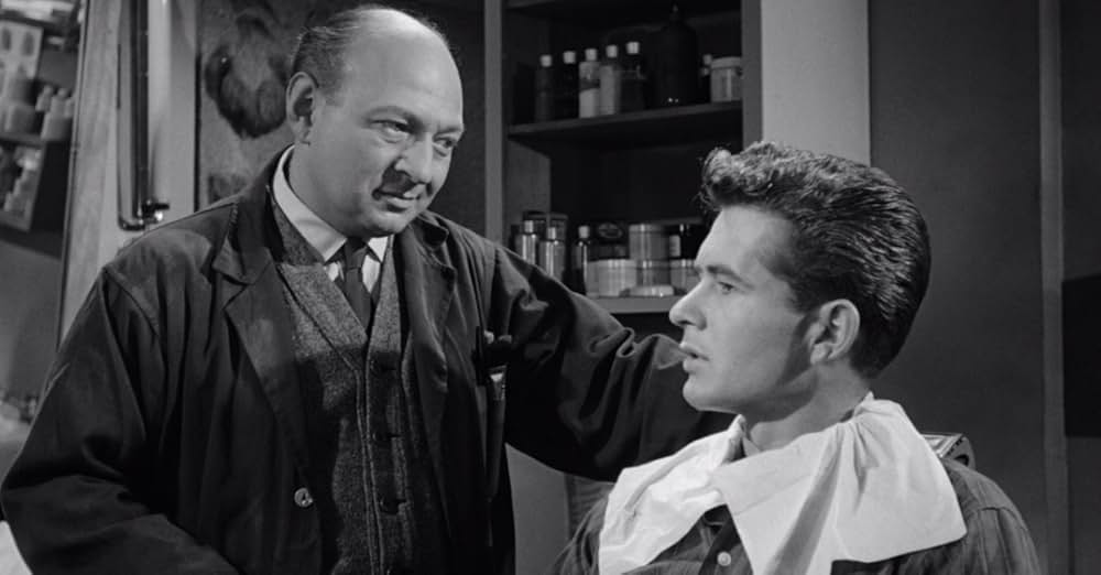 怪物を造る男の画像