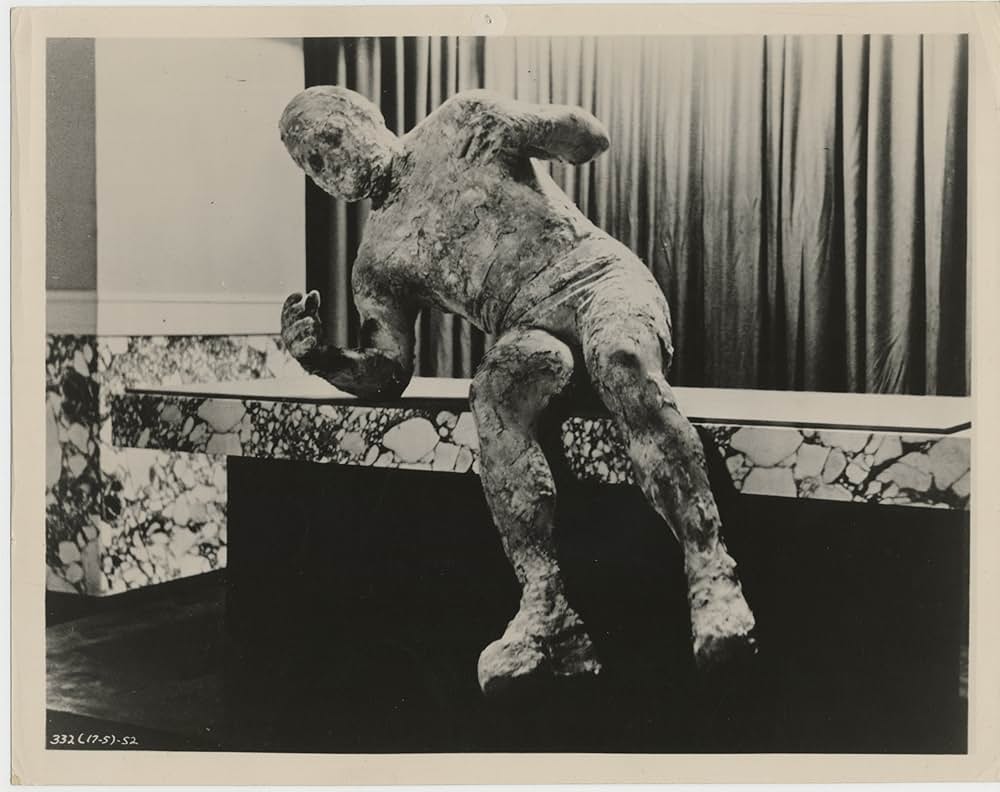 顔のない男の呪いの画像