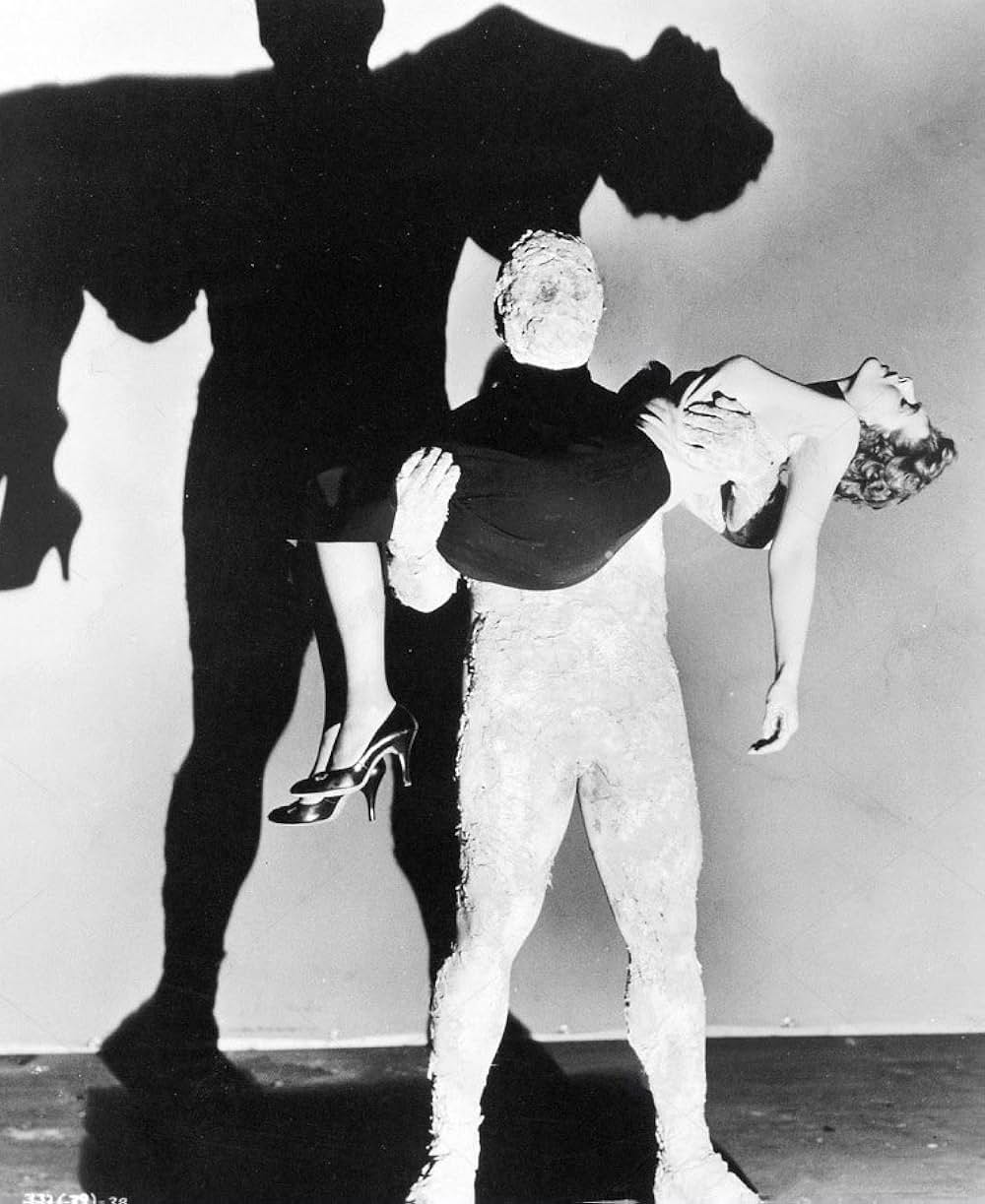 顔のない男の呪いの画像