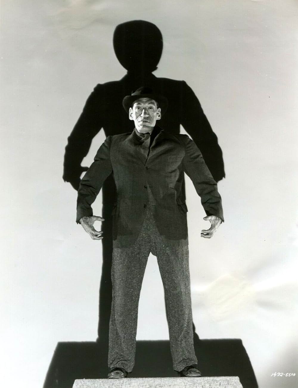 殺人鬼の巨像の画像