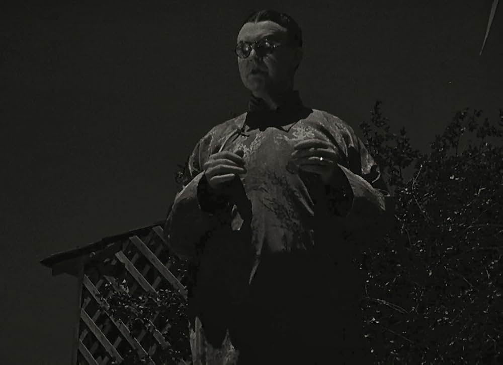 死体は追うの画像