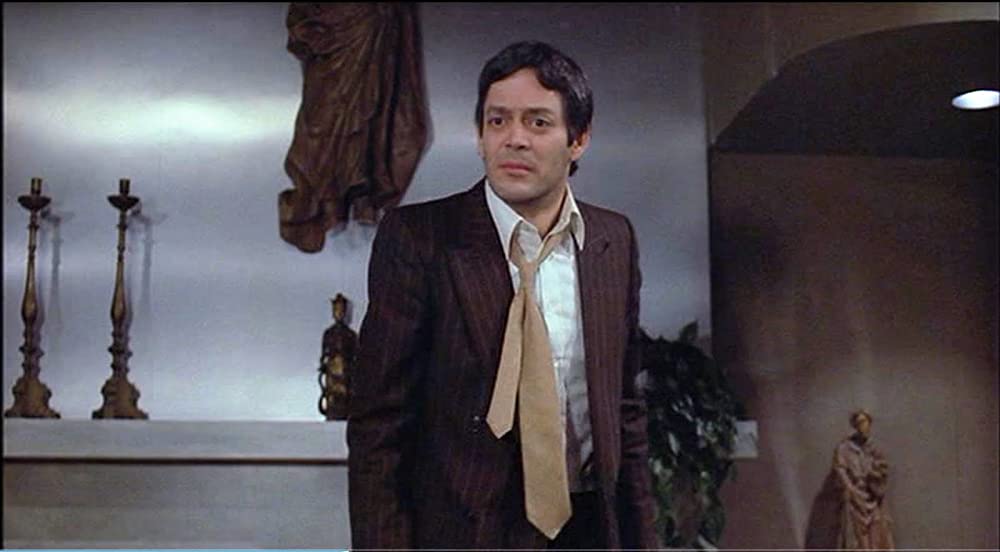 「アイズ」ラウル・ジュリアの画像