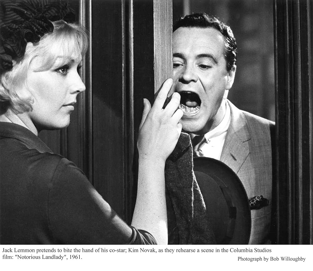 悪名高き女の画像