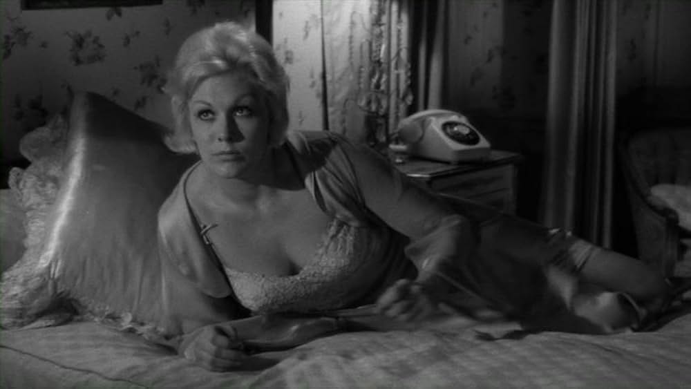 悪名高き女の画像