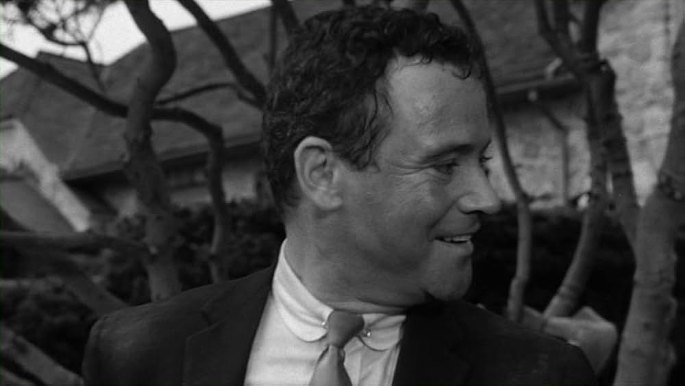 悪名高き女の画像