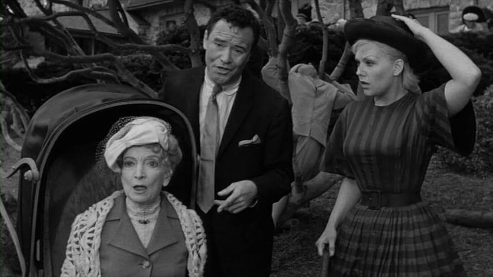 悪名高き女の画像